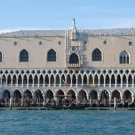 Hotel Maison Ducal 3*