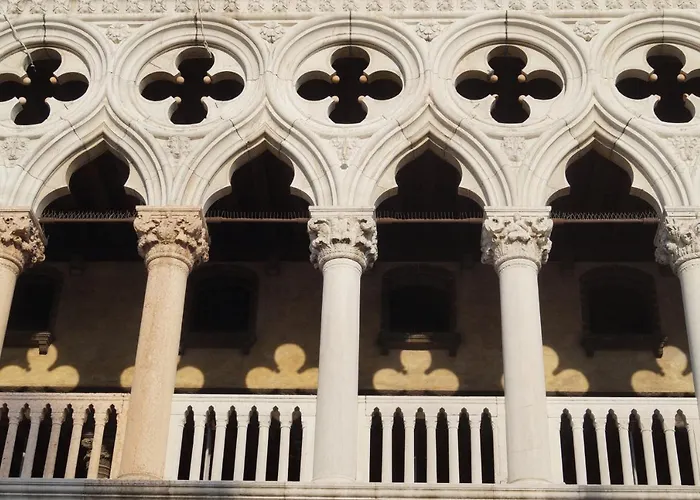 Maison Ducal 3* البندقية