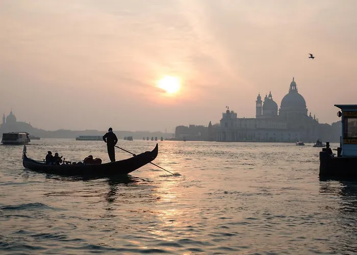 Maison Ducal فندق 3*